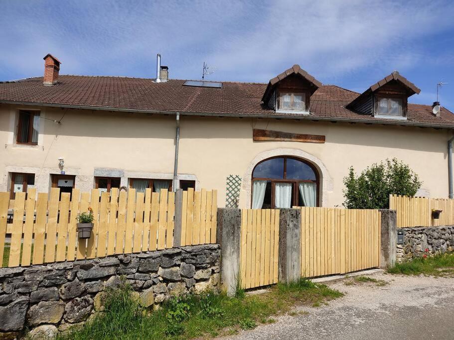 Les Cabanes De Pellier Charcier Exterior foto